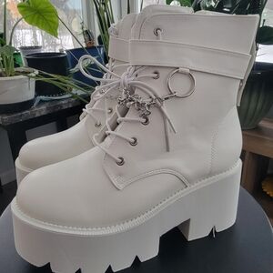 Stylish White Lace-Up Platform Boots